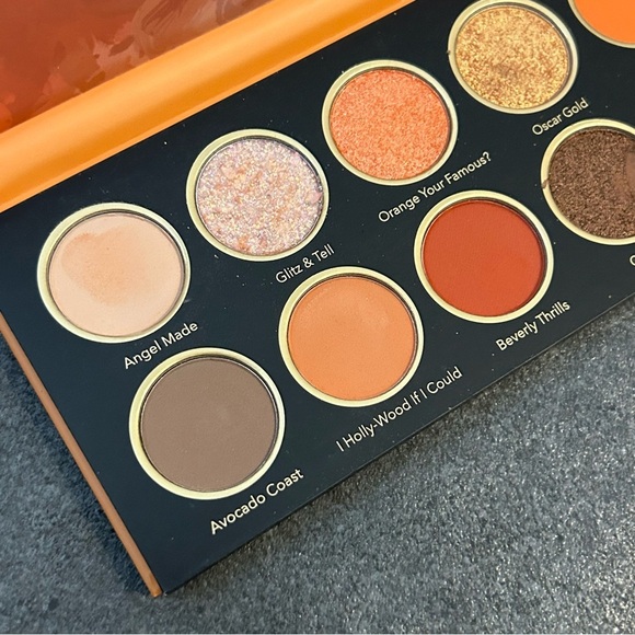 Stay Juicy Los Angeles Eyeshadow Palatte - Picture 2 of 9